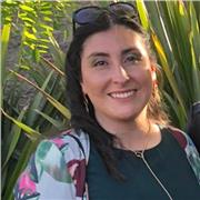 Soy profesora de inglés, con bastante material y estudios para trabajar online